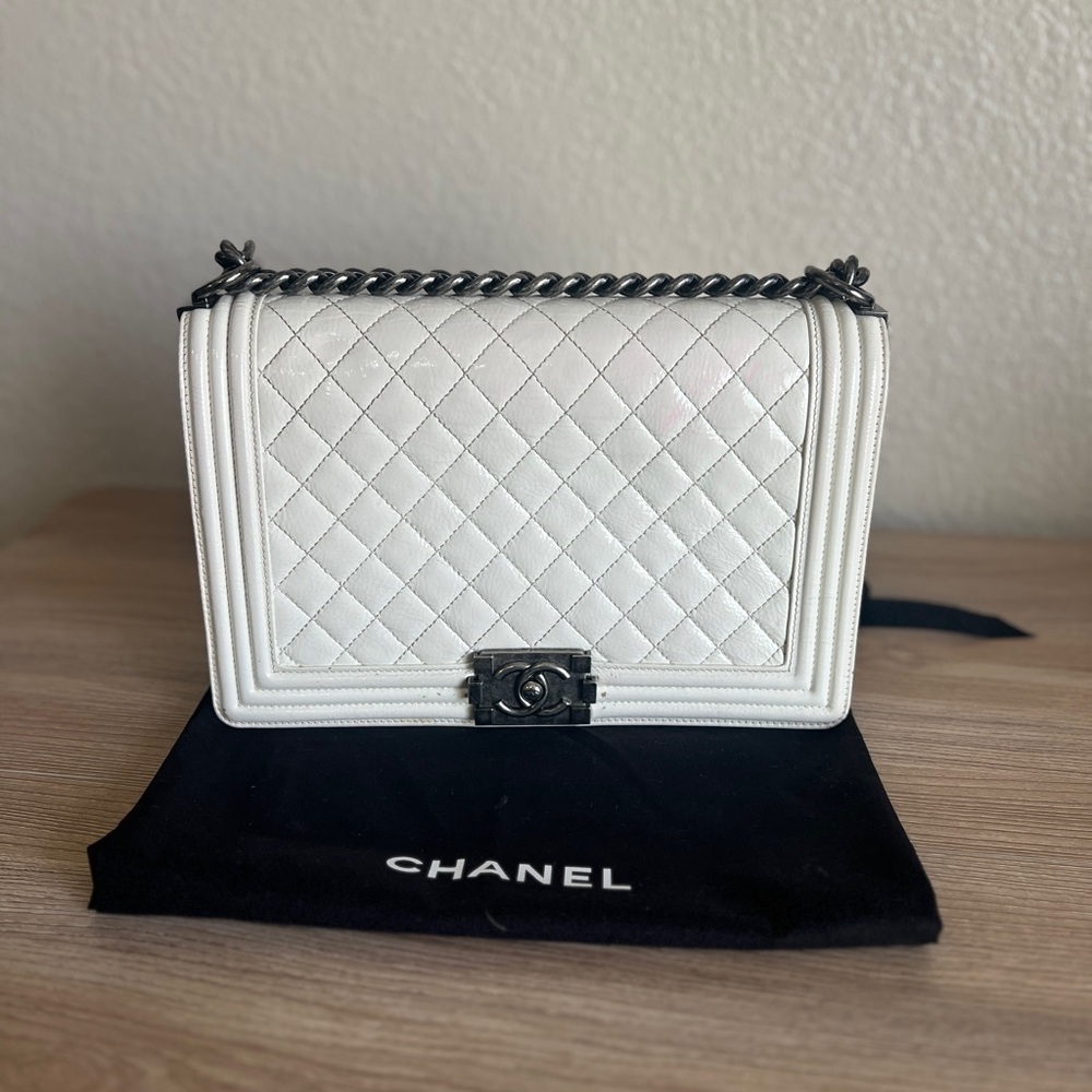 Chanel Boy Bag Quilted White w/ gun metal hardware